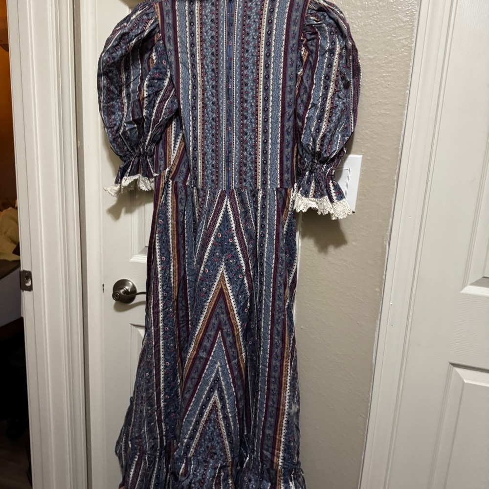 VINTAGE HANDMADE DRESS - Picture 14 of 15